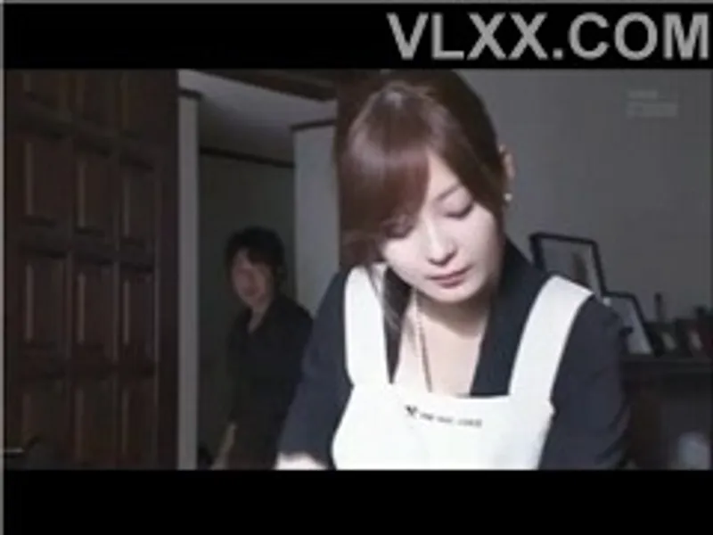 ông xã đi làm ăn, bà xã ở nhà bị chồng mới cưới của chị gái cưỡng hiếp